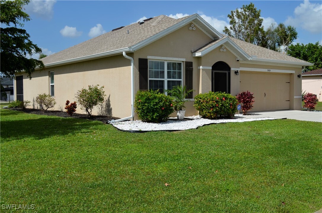 3434 SW 7th Ave in Cape Coral, FL - Building Photo