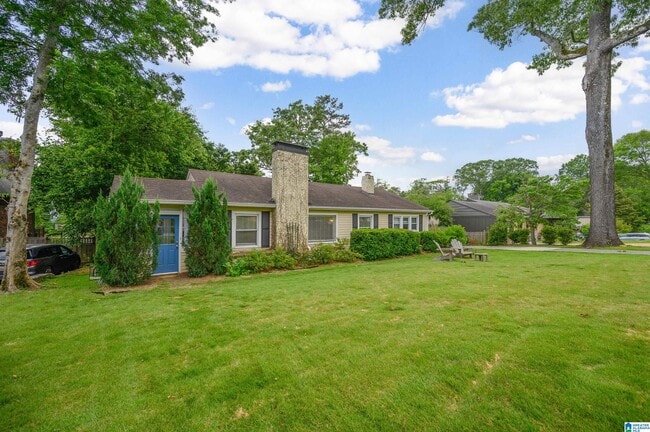 1981 Hickory Rd in Vestavia Hills, AL - Building Photo - Building Photo