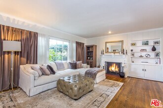 1833 Fox Hills Dr in Los Angeles, CA - Building Photo - Building Photo
