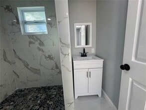 5504 60th Way N in St. Petersburg, FL - Building Photo - Building Photo