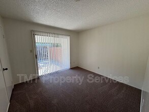 3705 Moonbeam Dr in Sacramento, CA - Building Photo - Building Photo