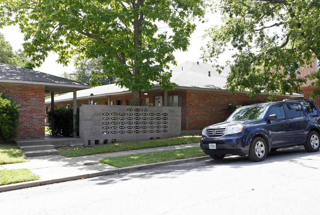 1231 S Quincy Ave in Tulsa, OK - Foto de edificio