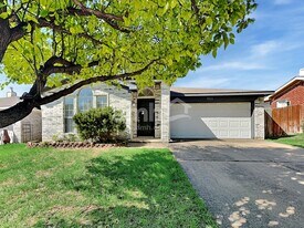5713 Stone Meadow Ln in Fort Worth, TX - Building Photo