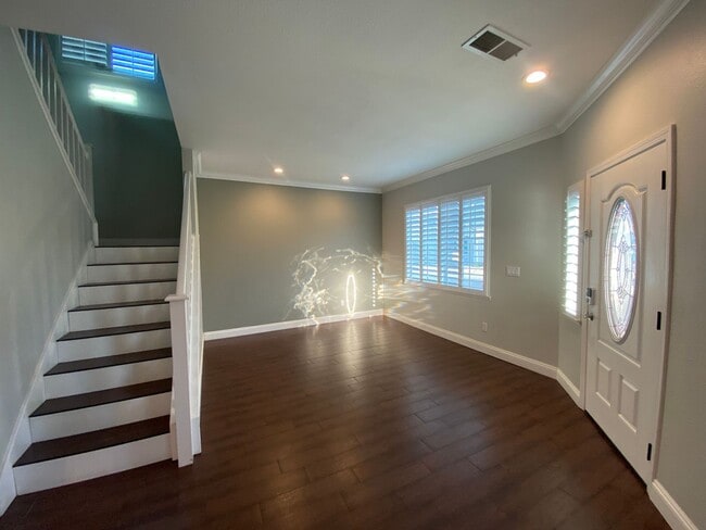 8940 Cypress View Way in Elk Grove, CA - Building Photo - Building Photo