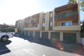 Mountain View Apartments in Vista, CA - Building Photo - Building Photo