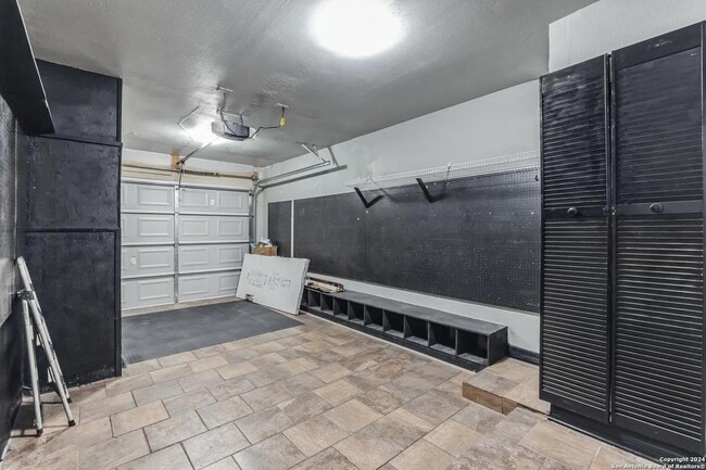 2326 Camberly View in Converse, TX - Building Photo - Building Photo