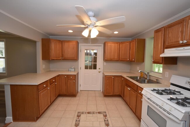 217 Grove St in Sanford, NC - Building Photo - Building Photo