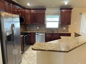 3417 SW 1st Pl in Cape Coral, FL - Foto de edificio - Building Photo