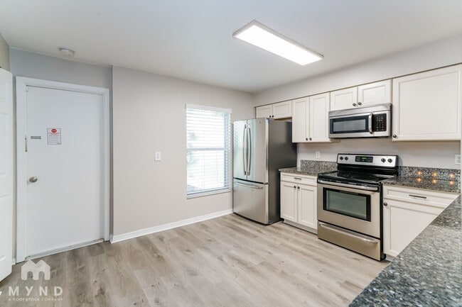 14013 Fullerton Dr in Tampa, FL - Building Photo - Building Photo