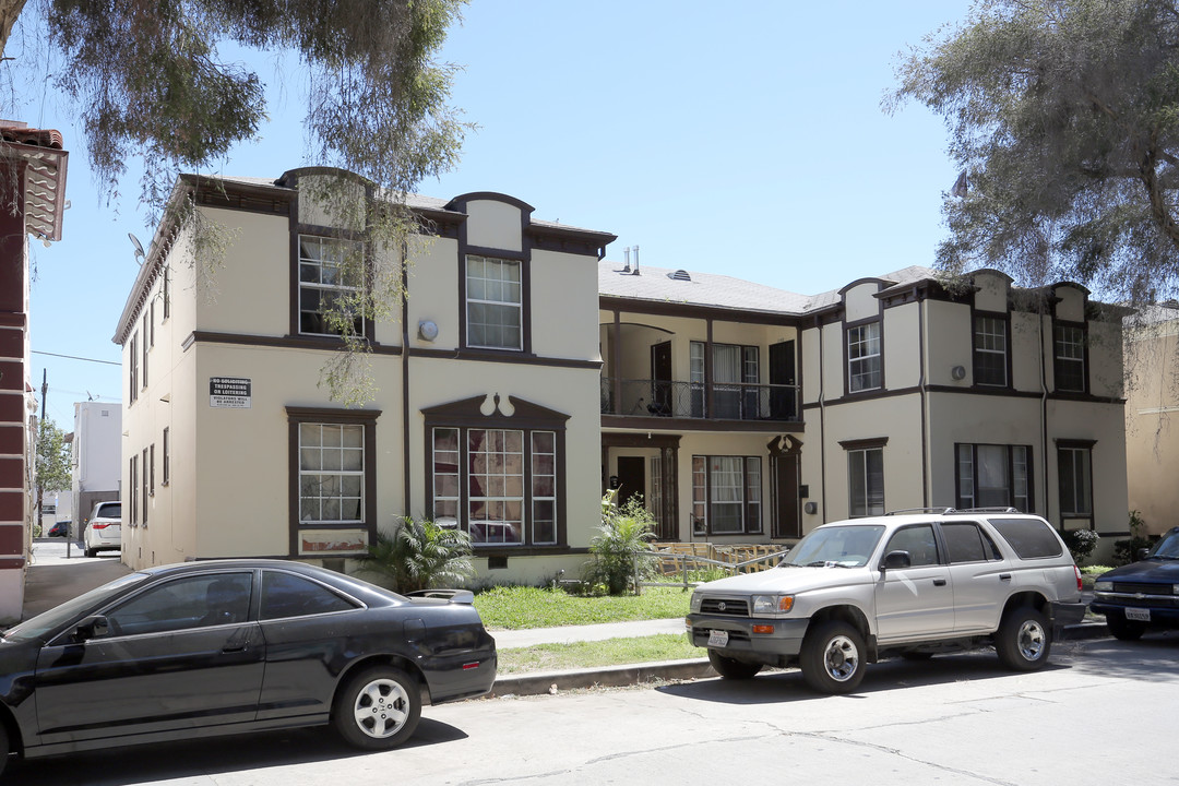 1740 Westmoreland Ave in Los Angeles, CA - Building Photo