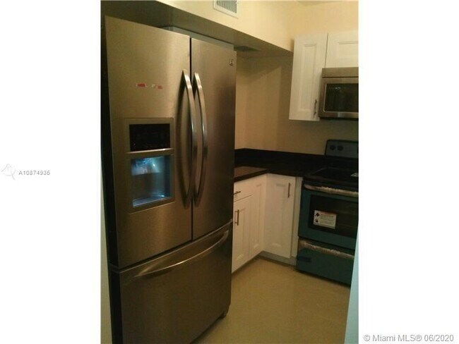 5614 Taylor St-Unit -unit B in Hollywood, FL - Building Photo - Building Photo