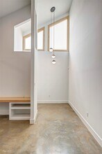 1717 Airline Dr, Unit B in Houston, TX - Building Photo - Building Photo