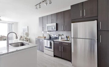 7545 E NW Hwy in Dallas, TX - Building Photo - Building Photo