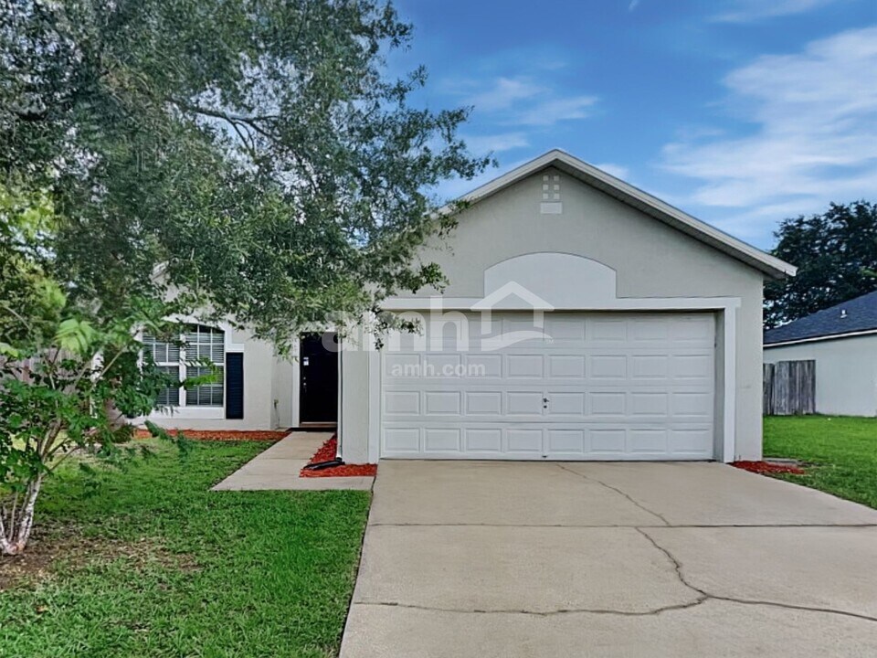 2201 Pierce Arrow Dr in Jacksonville, FL - Foto de edificio
