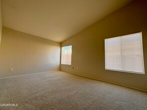 37660 Cardiff St in Palmdale, CA - Building Photo - Building Photo