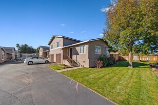 907 35th Ave in Santa Cruz, CA - Building Photo