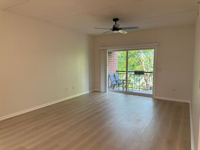 3401 N Carriageway Dr in Arlington Heights, IL - Building Photo - Building Photo