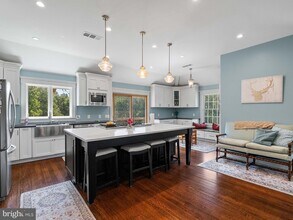 11311 Stuart Mill Rd in Oakton, VA - Building Photo - Building Photo