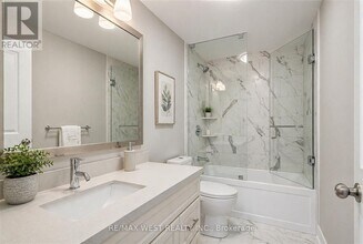 112 Algoma St in Toronto, ON - Building Photo - Building Photo
