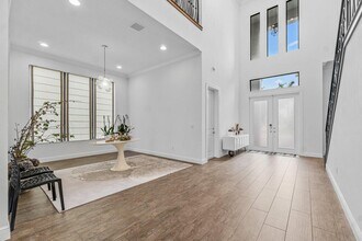 13026 Artisan Cir in Palm Beach Gardens, FL - Building Photo - Building Photo