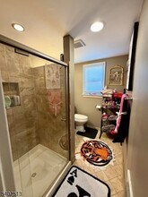 255 Newark Ave, Unit 3 in Bloomfield, NJ - Foto de edificio - Building Photo