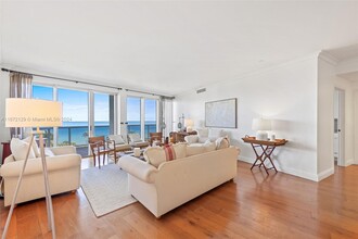 9601 Collins Ave in Bal Harbour, FL - Building Photo - Building Photo