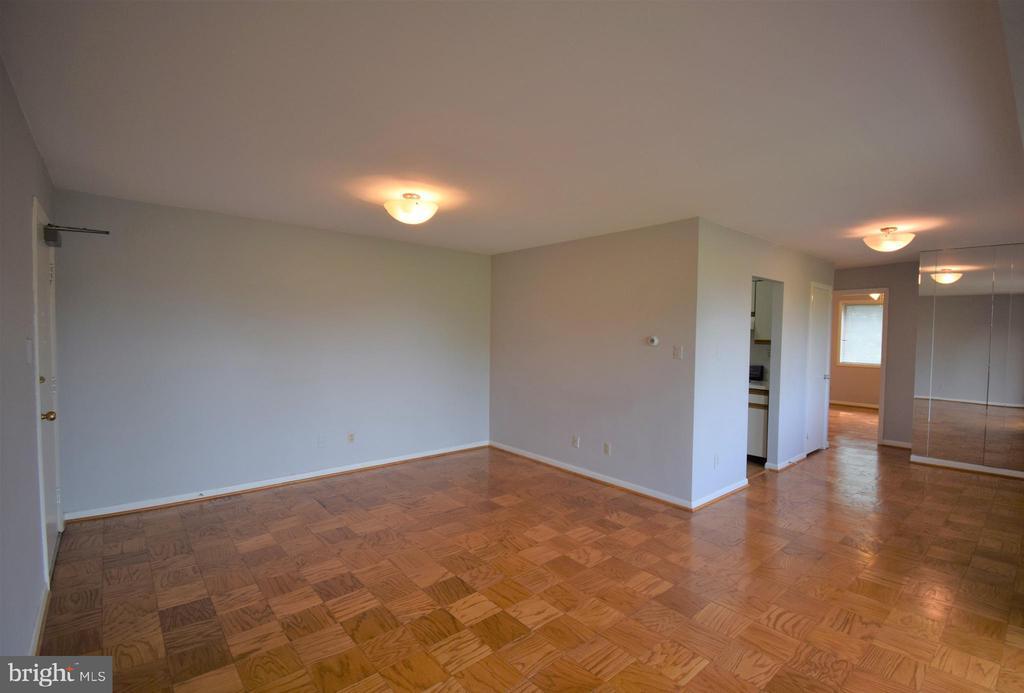 4373 Cherry Hill Rd in Arlington, VA - Building Photo