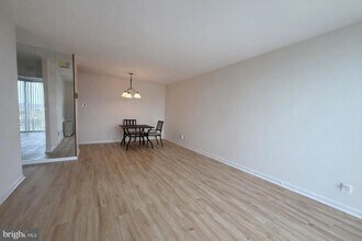 301 N Beauregard St, Unit 1707 in Alexandria, VA - Building Photo - Building Photo