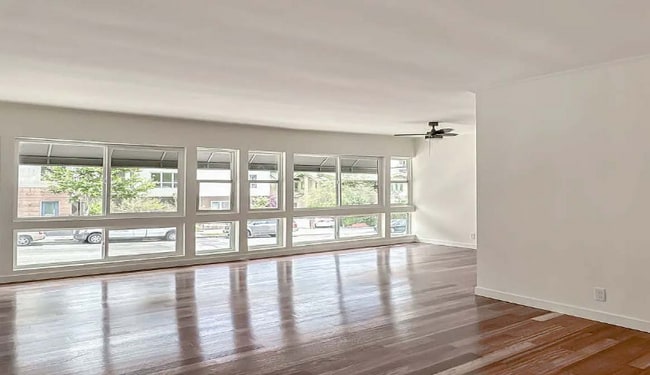 1241 N Fairfax Ave in West Hollywood, CA - Foto de edificio - Building Photo