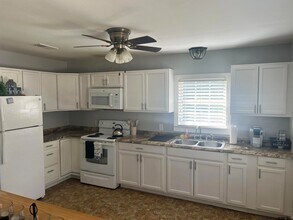 1709 Belmont Dr, Unit 3 in Tyler, TX - Building Photo - Building Photo