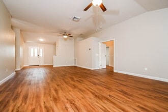 4012 Quail Briar Dr in Valrico, FL - Foto de edificio - Building Photo