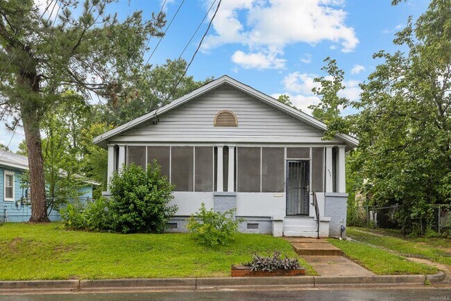 property at 2128 Early St