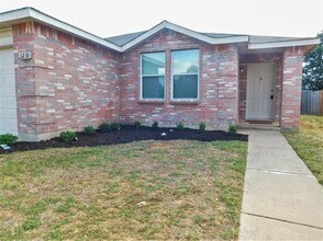 3230 Andalusian Dr in Denton, TX - Building Photo - Building Photo