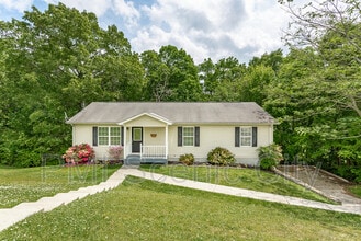 343 Pine St in Ringgold, GA - Building Photo - Building Photo