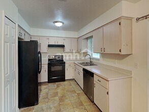 724 E 11th Ave in Mount Dora, FL - Building Photo - Building Photo