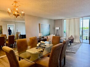 14671 Bonaire Blvd in Delray Beach, FL - Foto de edificio - Building Photo