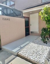 15840 SW 90th Ct in Palmetto Bay, FL - Building Photo - Building Photo