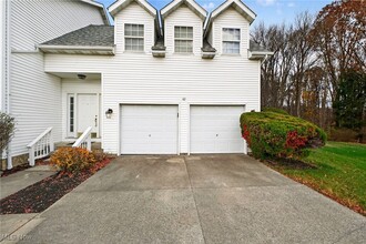 6724 Larch Ct in Bedford, OH - Building Photo - Building Photo