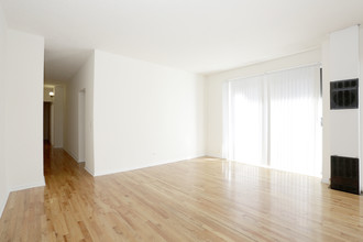 Buena Terrace - 4242 N Sheridan Rd in Chicago, IL - Building Photo - Interior Photo