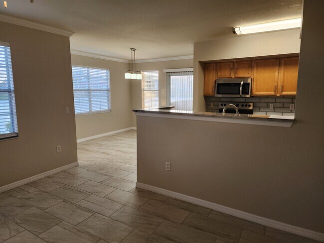 1130 Villagio Cir in Sarasota, FL - Building Photo - Building Photo
