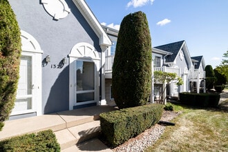 Prairie Creek Townhomes in Dekalb, IL - Foto de edificio - Building Photo