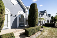 Prairie Creek Townhomes in Dekalb, IL - Building Photo - Building Photo