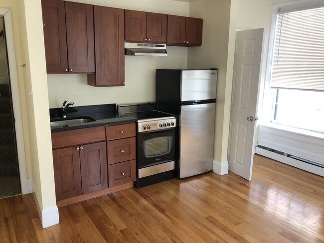 19 Joy St, Unit 1 in Boston, MA - Building Photo - Building Photo