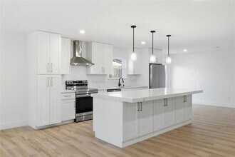 7076 Briarmeadow Dr in Dallas, TX - Building Photo - Building Photo