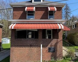 235 Highland Ave in Greensburg, PA - Building Photo