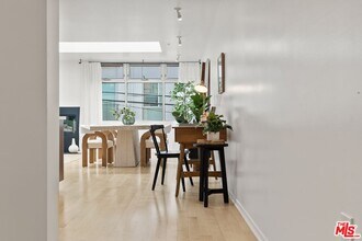 5806 Waring Ave in Los Angeles, CA - Building Photo - Building Photo