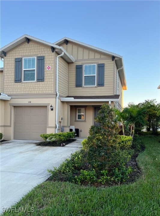 15021 Caspian Tern Ct in North Fort Myers, FL - Building Photo