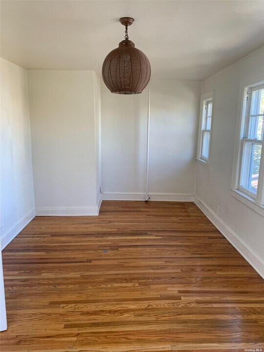 208-10 104th Ave in Queens, NY - Building Photo