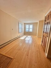 86 Pitkin St in Burlington, VT - Building Photo - Building Photo