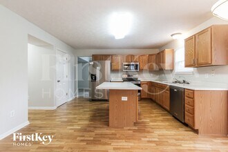 6262 Saddletree Dr in Zionsville, IN - Foto de edificio - Building Photo